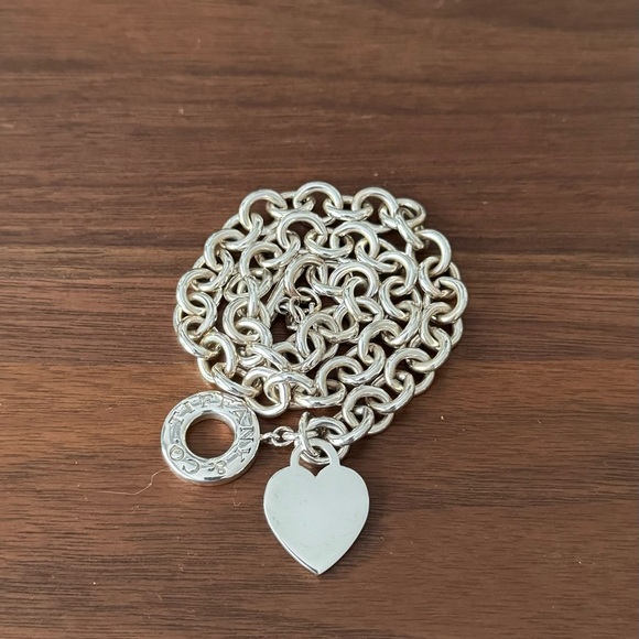 TIFFANY & CO. STERLING SILVER 16” TOGGLE NECKLACE WITH BLANK HEART CHARM - MINT! - Picture 4 of 5